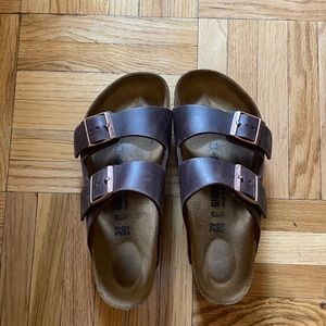 Brown Women’s Arizona Birkenstocks Oiled Leather Size 8